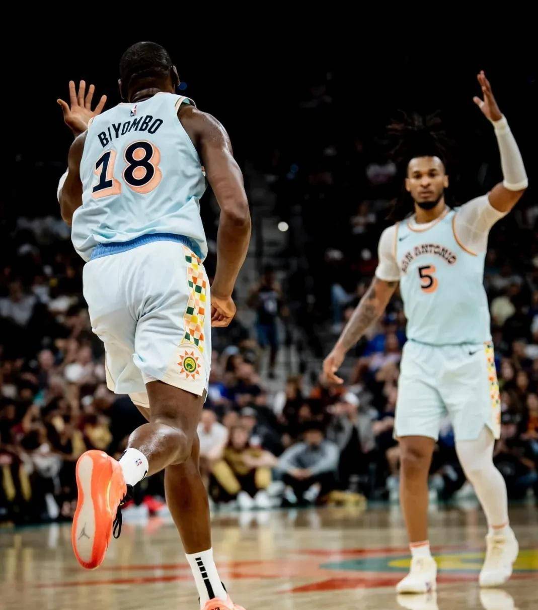 米兰体育-集结日突围战来临，多伦多猛龙围绕NBA总决赛调整名单，更衣室稳定，心理建设被强调的简单介绍